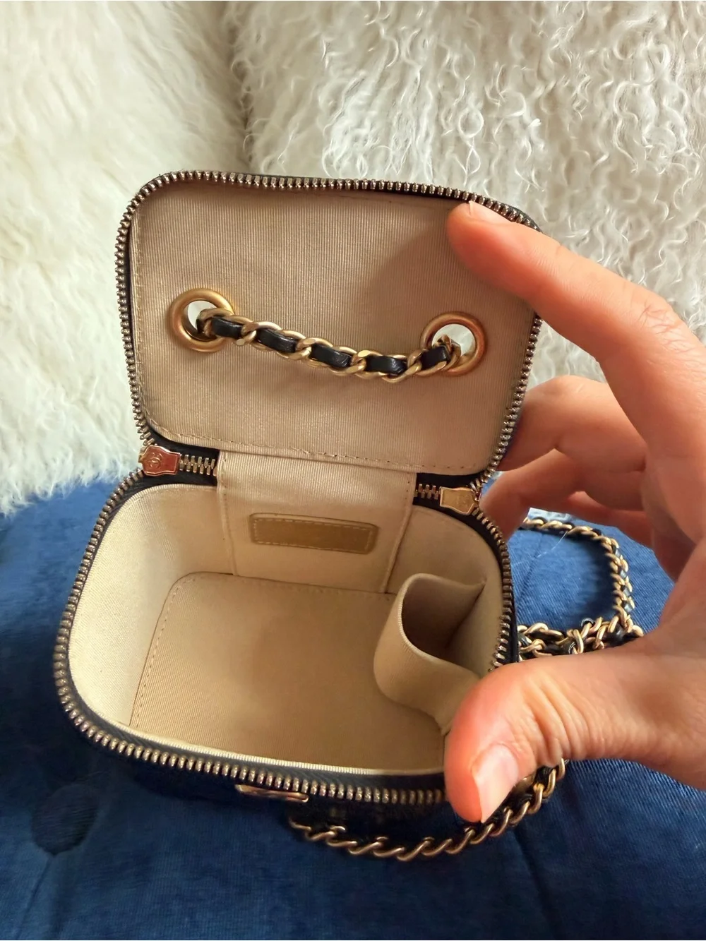 Chanel Lambskin Quilted Mini Pearl Crush Vanity Case With Chain Black - Picture 8 of 10